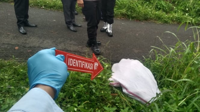 Temuan Mayat Perempuan Dalam Karung di Tanah Datar