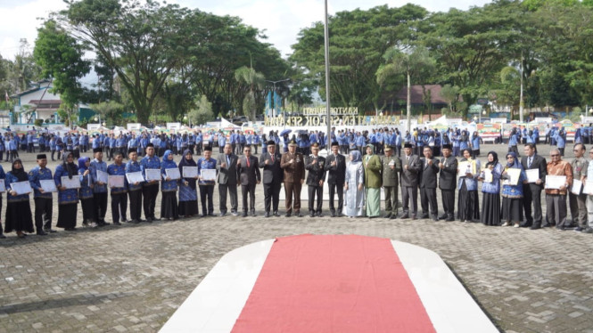 Peringatan Hardiknas di Solsel
