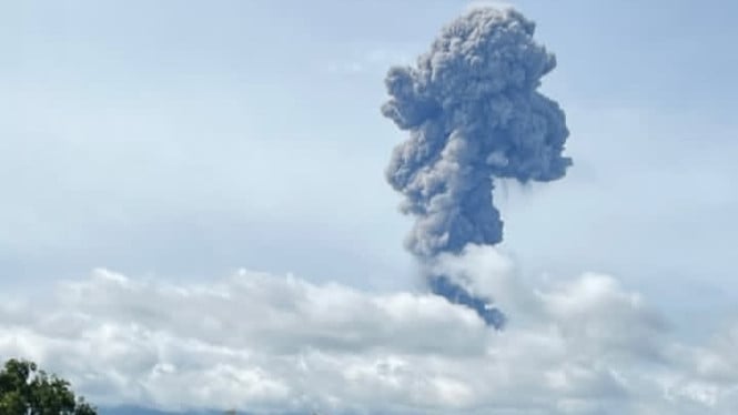 Erupsi Marapi capai ketinggian 1.600 meter dari puncak