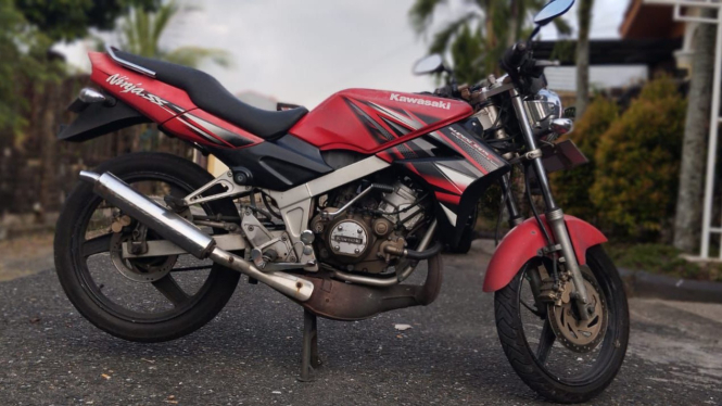 Kawasaki Ninja SS Merah