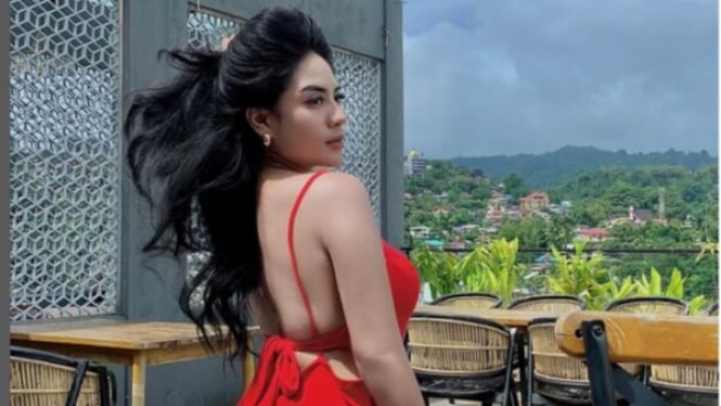 Selebgram Ambon Chasandra Thenu