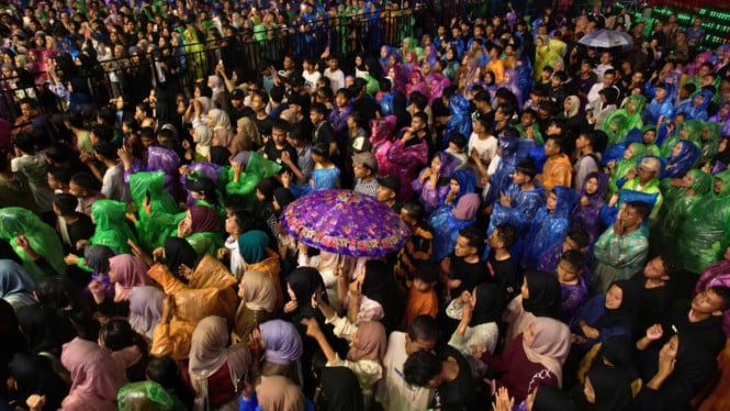 Antusias Warga Solsel Dimalam Perayaan Kemerdekaan RI
