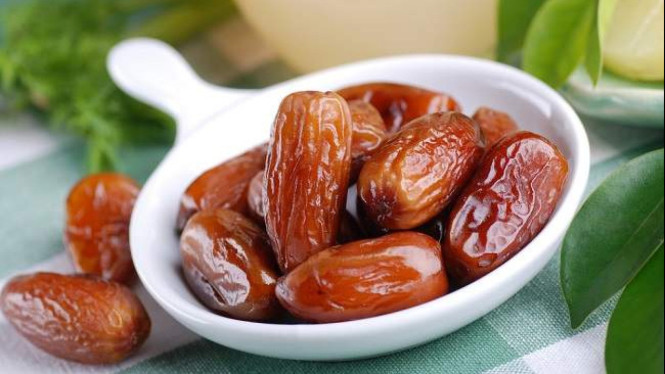 ilustrasi buah kurma