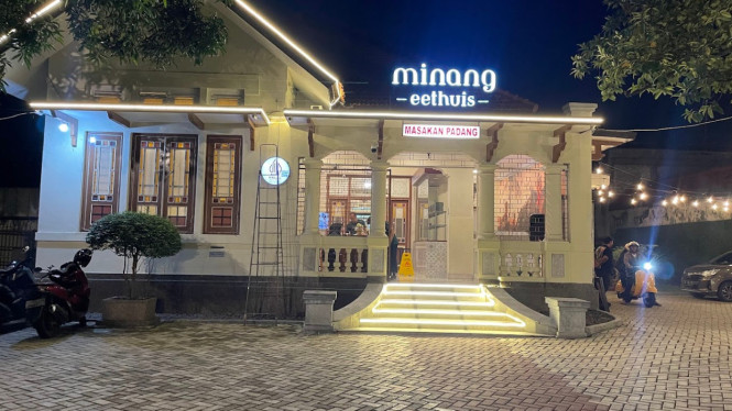 Minang Eethuis Menempati rumah tua bersejarah