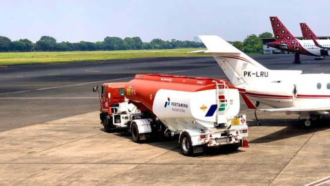 Layanan pengisian avtur oleh Pertamina Patra Niaga