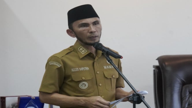 Allex Saputra