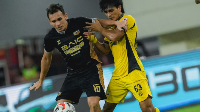 Dewa United FC VS Semen Padang FC