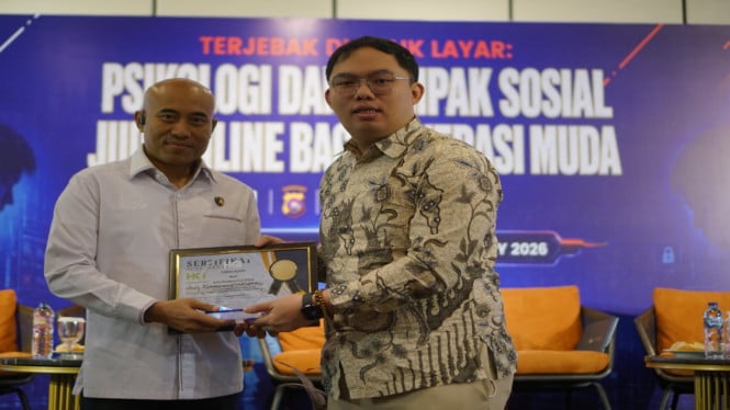 Ditreskrimsus Polda Sumbar, Kombes Pol Andry Kurniawan (kiri)