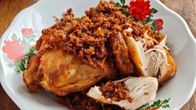 Ayam Goreng Padang Kecombrang Gurih dan Harum