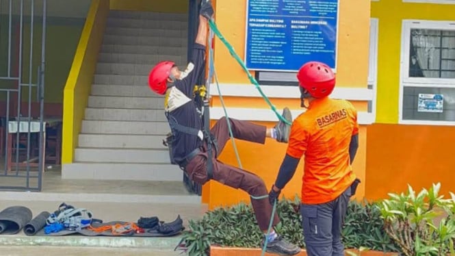 Latihan Dasar Pramuka Peduli Penanggulangan Bencana Angkatan V Tahun 2026 yang diikuti 51 Pramuka Penegak tingkat SLTA se-Kota Padang Panjang.