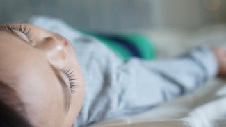 Flu Anak Bisa Sembuh Tanpa Obat, Benarkah? Moms, Simak Penjelasan Dokter Anak & Tanda Bahaya yang Wajib Diwaspadai!