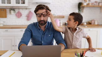 Hati-hati, Dads! 5 Hal Ini Bisa Jadi Contoh Buruk untuk Anak Lelaki