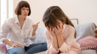Stres Orang Tua, Dampaknya Nyata: Mengapa Emosi Kita Menentukan Emosi Anak