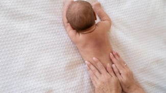Merawat Bayi Baru Lahir: Bukan Sekadar Naluri, Ilmu Kecil Dampak Besar”