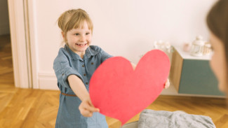 Kenali 5 Love Language Anak & Cara Mengisinya agar Emosinya Stabil