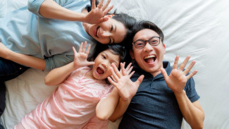 Fun Fact Parenting: Dampak Dahsyat Tawa Orang Tua bagi Emosi Anak