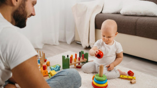 Cara Seru Bermain dengan Bayi 0–6 Bulan: Stimulasi Aman, Seru, dan Penuh Kasih Sayang!