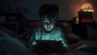5 Tanda Anak Terpapar Pornografi: Waspada Sejak Dini, Lindungi Kontrol Diri & Pola Pikirnya!