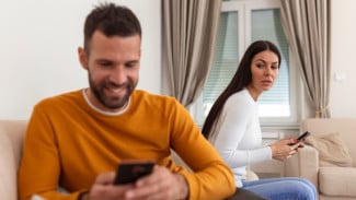 Selingkuh Itu Bukan Upgrade, Tapi Bukti Nilai Diri yang Rendah