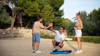 Sering Pegal dan Cepat Capek di Usia 30 Plus? Dokter Anak Ungkap Cara Moms & Dads Tetap Kuat dan Berenergi