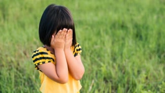 Kenapa Anak Berbohong? Ini Penjelasan yang Perlu Moms Tahu