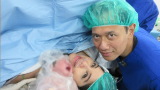 Melahirkan di Usia 44 Tahun, Annisa Pohan Tetap Fit dan Aktif!