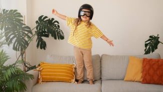 Moms Wajib Tahu! Ini 6 Fase Perkembangan Anak yang Sering Bikin Orang Tua Kaget