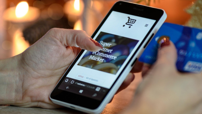 Ilustrasi Belanja di E Commerce