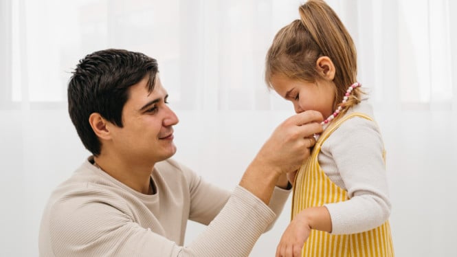 ayah dan anak perempuan
