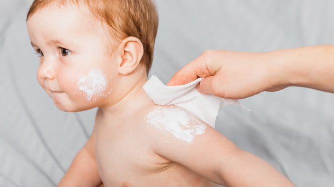 Ilustrasi bayi sakit kulit