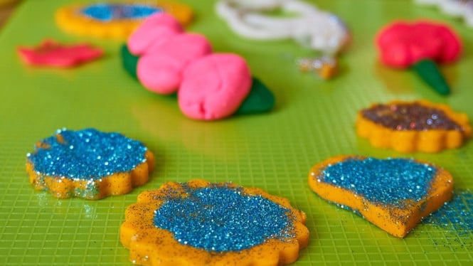 Play Doh/ Lilin
