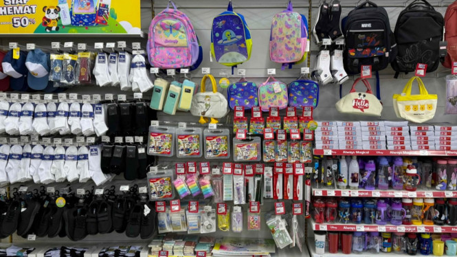 Perlengkapan Sekolah