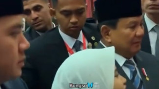 Sikap Mayor Teddy Tuai Pujian dari Warganet, Sigap Bantu Warga Saat Bersama Presiden Prabowo