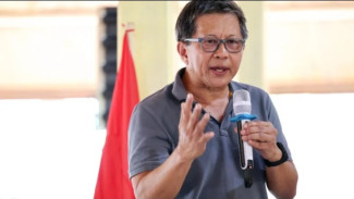 Rocky Gerung Sebut Penetapan Hasto Kristiyanto sebagai Tersangka: Gempa Politik di Akhir Tahun