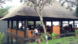 8 Tempat Makan Dekat Gedung Sate Bandung yang Wajib Dicoba