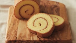 Resep Bolu Gulung Ekonomis yang Lembut dan Mengembang, Cocok untuk Camilan atau Dijual