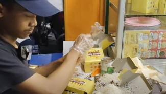 Pisang Kekinian Dion: Enak, Topping Melimpah, dan Bikin Ketagihan!