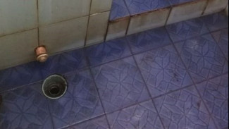 Bye-Bye Noda Keramik! Ini Dia Trik Kilat Bikin Kamar Mandi Kinclong. Dijamin Bikin Melongo!