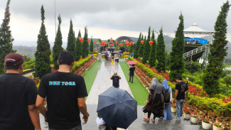 Long Weekend, Ratusan Ribu Pengunjung Padati Florawisata D'Castello Subang