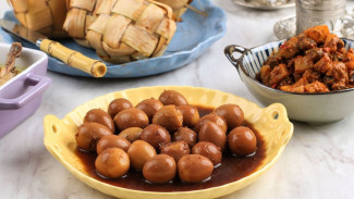 Cara Mudah Buat Semur Telur Bebek Berkulit, Sedapnya Bikin Lupa Mantan!
