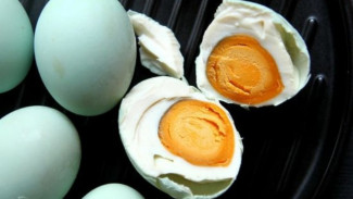 5 Langkah Mudah Membuat Telur Asin Homemade, Asin Merata dan Anti Gagal