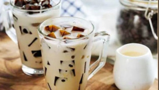 Racikan Es Susu Cincau Hitam, Jadikan Buka Puasa Makin Segar!