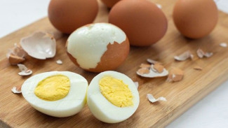 Tips Mengupas Telur Rebus Tanpa Hancur dan Berantakan!