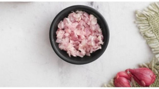 Cara Praktis Mengupas dan Mencincang Bawang Merah dengan Mudah, Bisa 7 Kali Lebih Cepat
