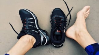 Ampuh! Ini Cara Jitu Hilangkan Bau Tak Sedap di Sepatu Tanpa Dicuci, Cukup Pakai Bahan Dapur