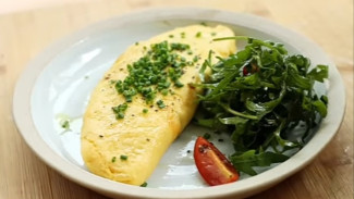 Rahasia Bikin Omelet yang Fluffy dan Gurih, Bikin Sarapan Jadi Spesial dan Dijamin Nagih!