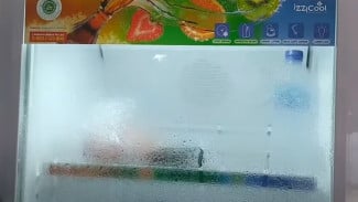 Lemari Pendingin Sokes Berembun? Coba Cara Ini Agar Kinclong Lagi!