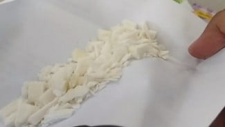 Ide Lilin dari Kaleng Bekas dan Minyak 500-an Ini Bisa Bikin Suasana Kamar Lebih Harum dan Tenang!