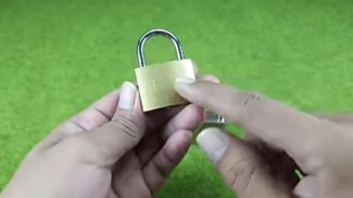 Kunci Gembok Hilang? Gini Cara Bukanya Tanpa Kunci, Cukup 1 Detik, Khusus Keadaan Darurat Saja
