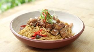 Mau Makan Enak tapi Malas Keluar? Ini Dia Tips Membuat Spaghetti Oriental Seenak Pizza Hut!